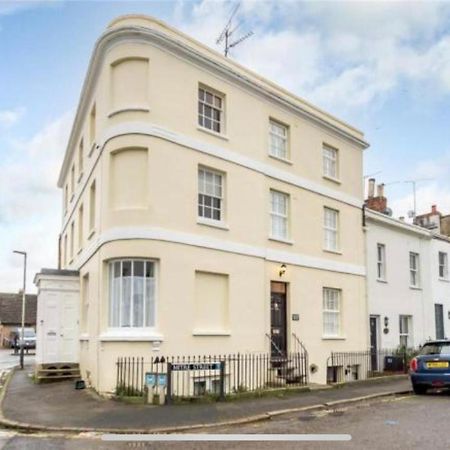 Unique & Stylish Town House, Central Cheltenham Villa Eksteriør billede